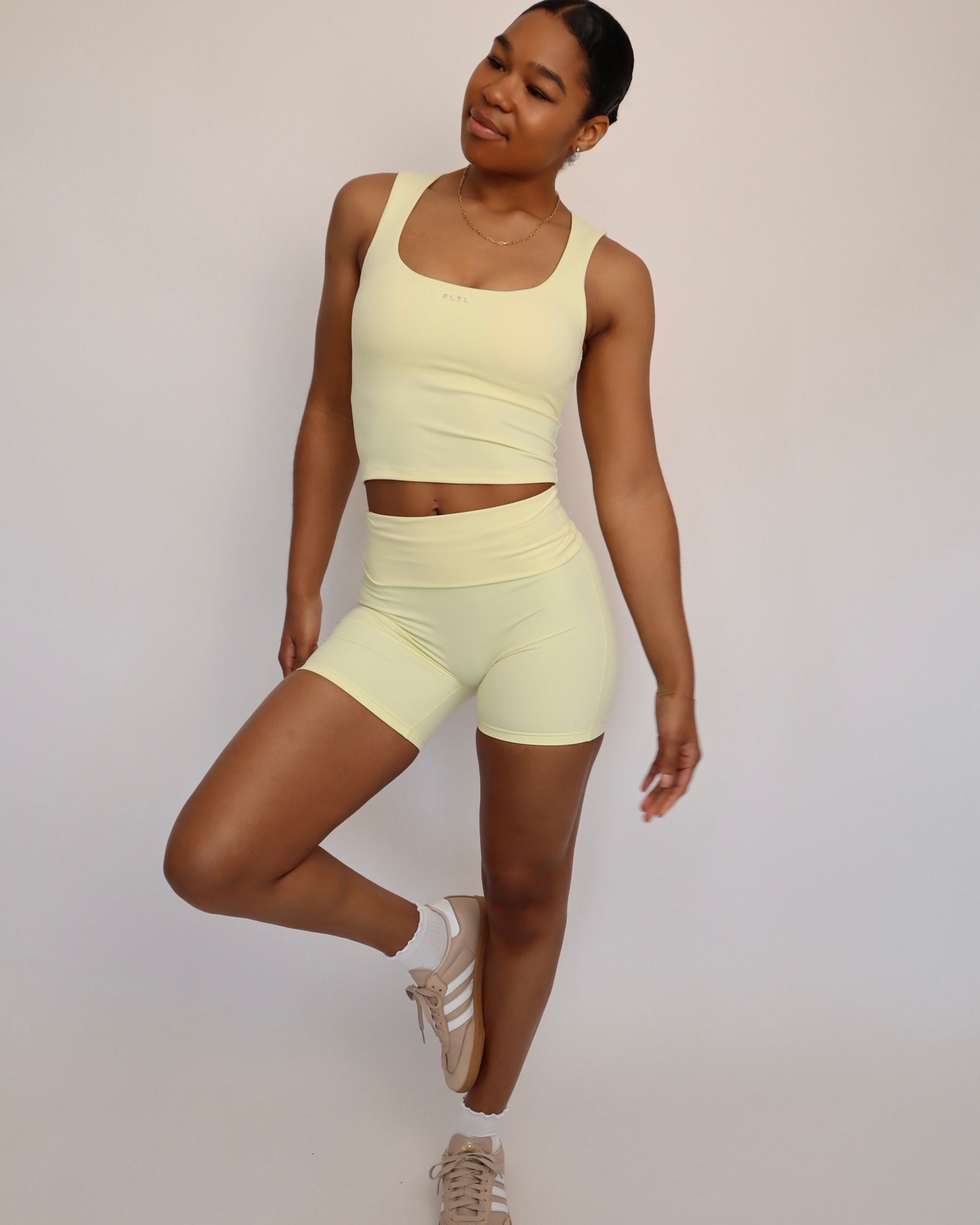 LUXEFORM™ FOLDOVER SHORT (SPRITZ)