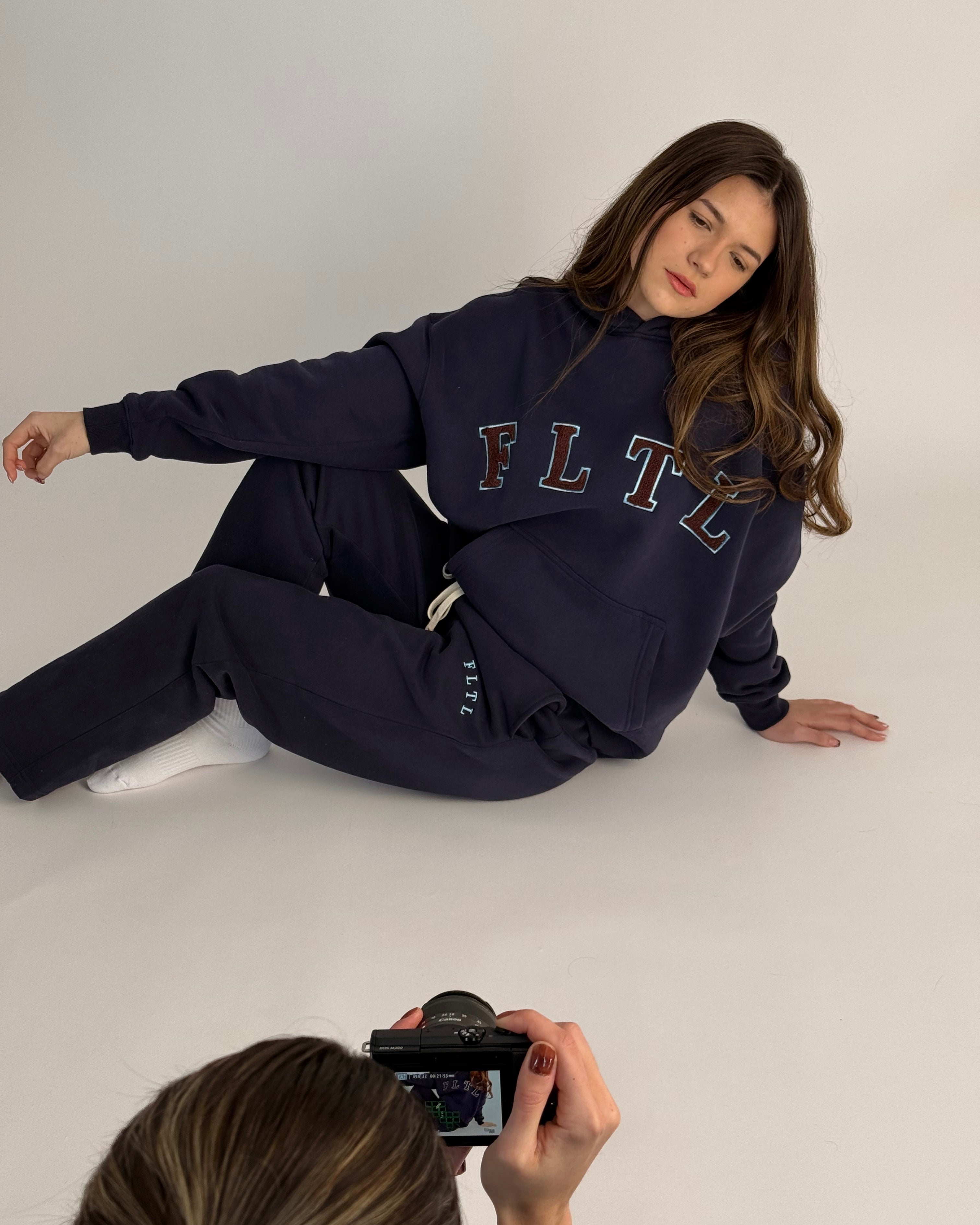 LUXEFLEECE™ SWEATPANT (SUNDAY DENIM)