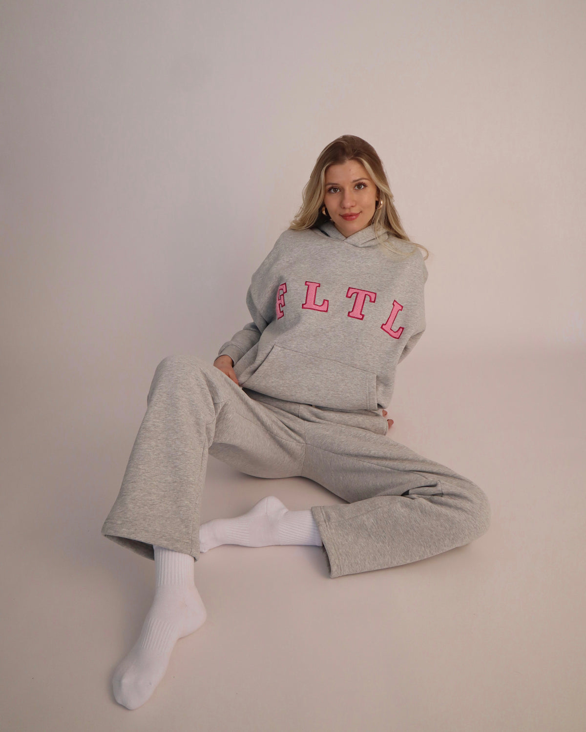 LUXEFLEECE™ SWEATPANT (LOVE NOTE)