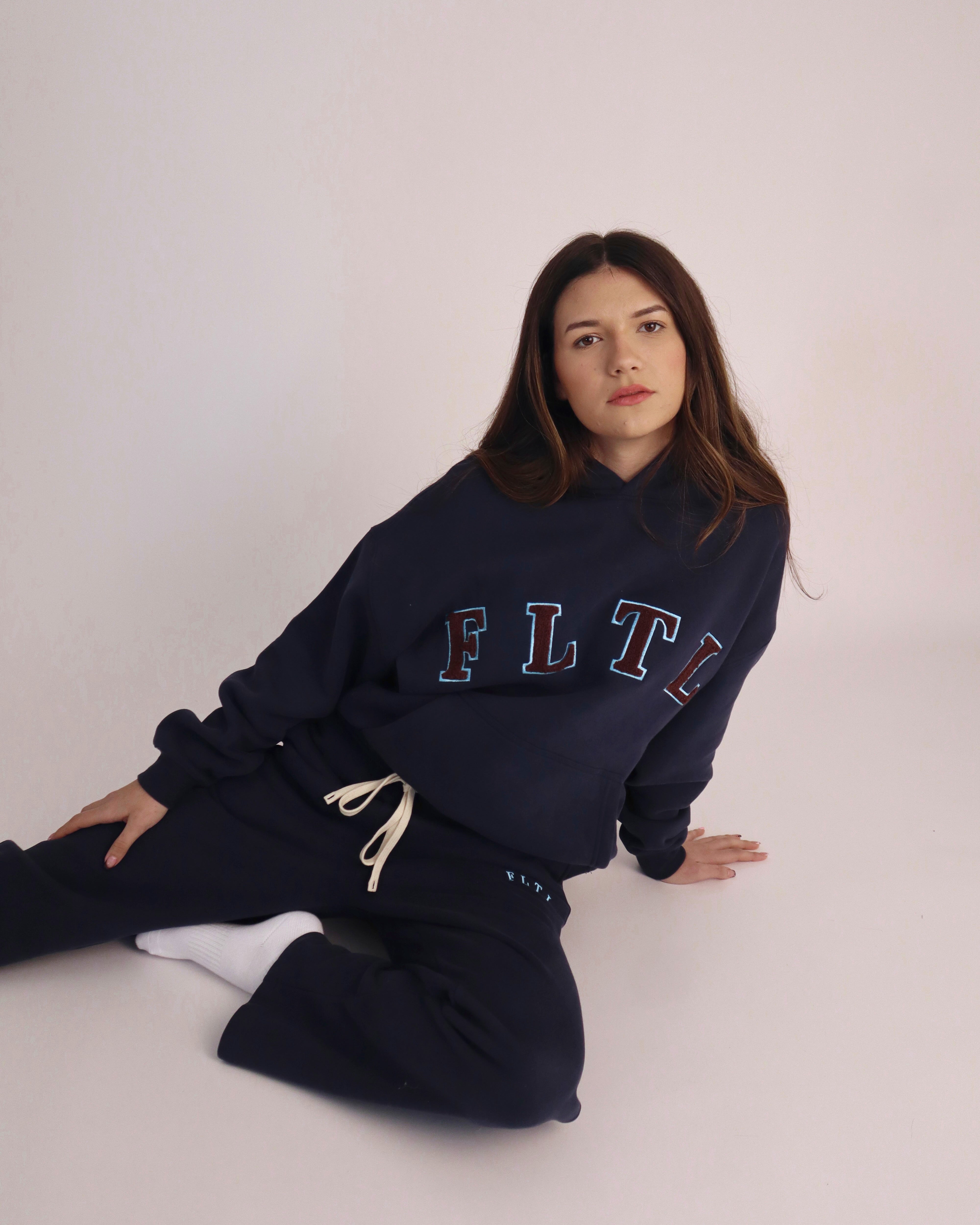 LUXEFLEECE™ SWEATPANT (SUNDAY DENIM)