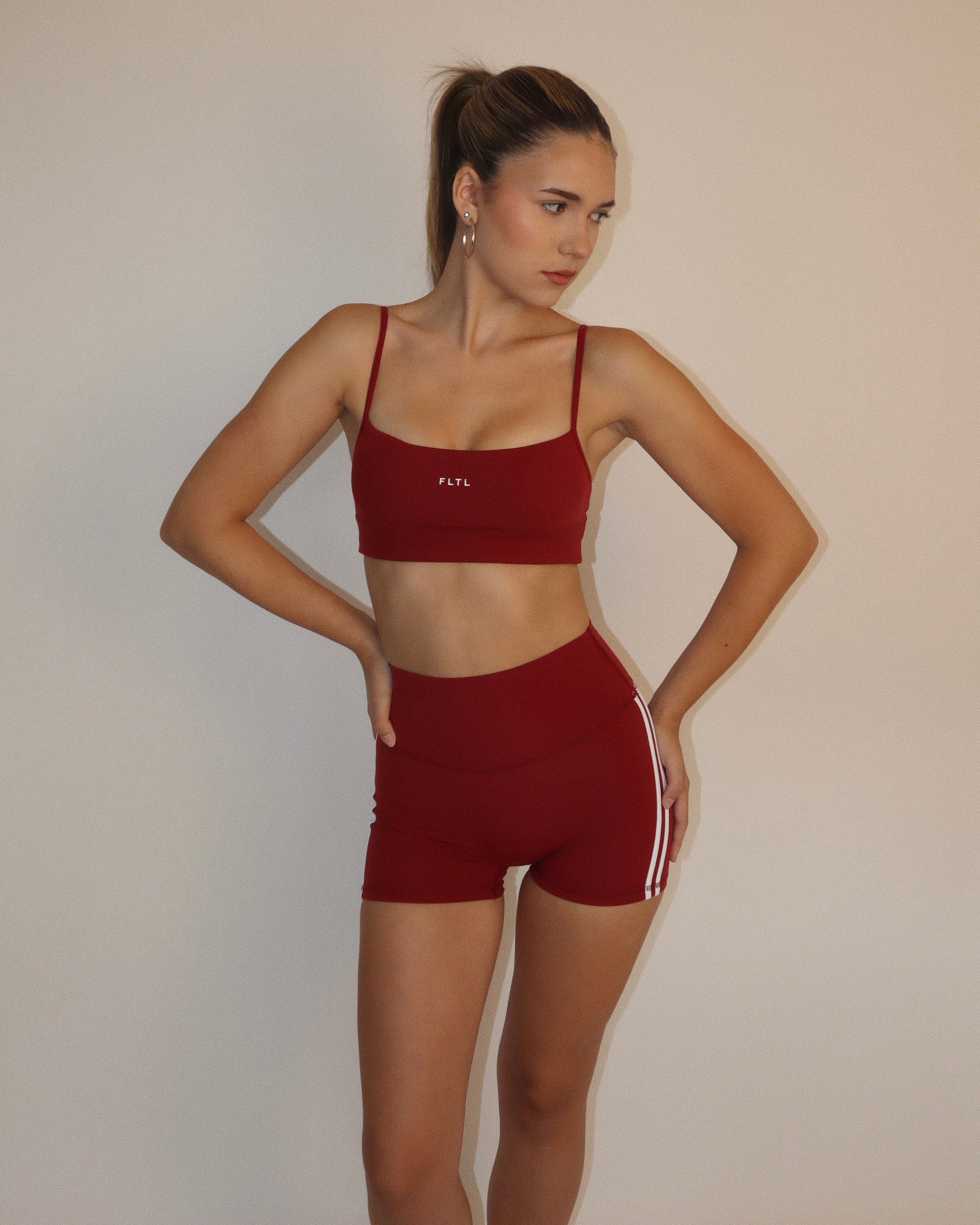 LUXEFORM™ POINT BRA (CHERRY)