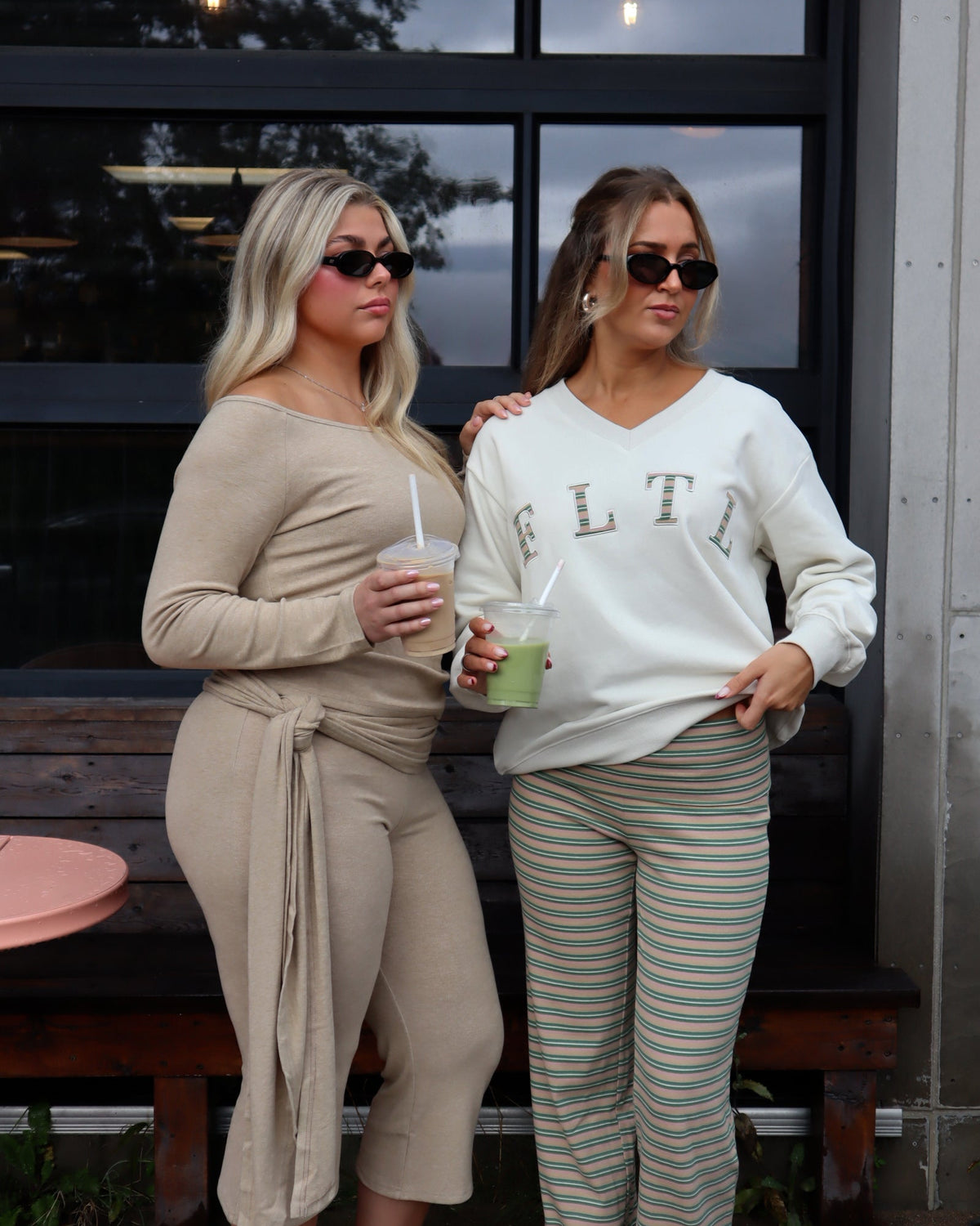 LUXEFLEECE™ LIGHT V SWEATSHIRT (OAT)