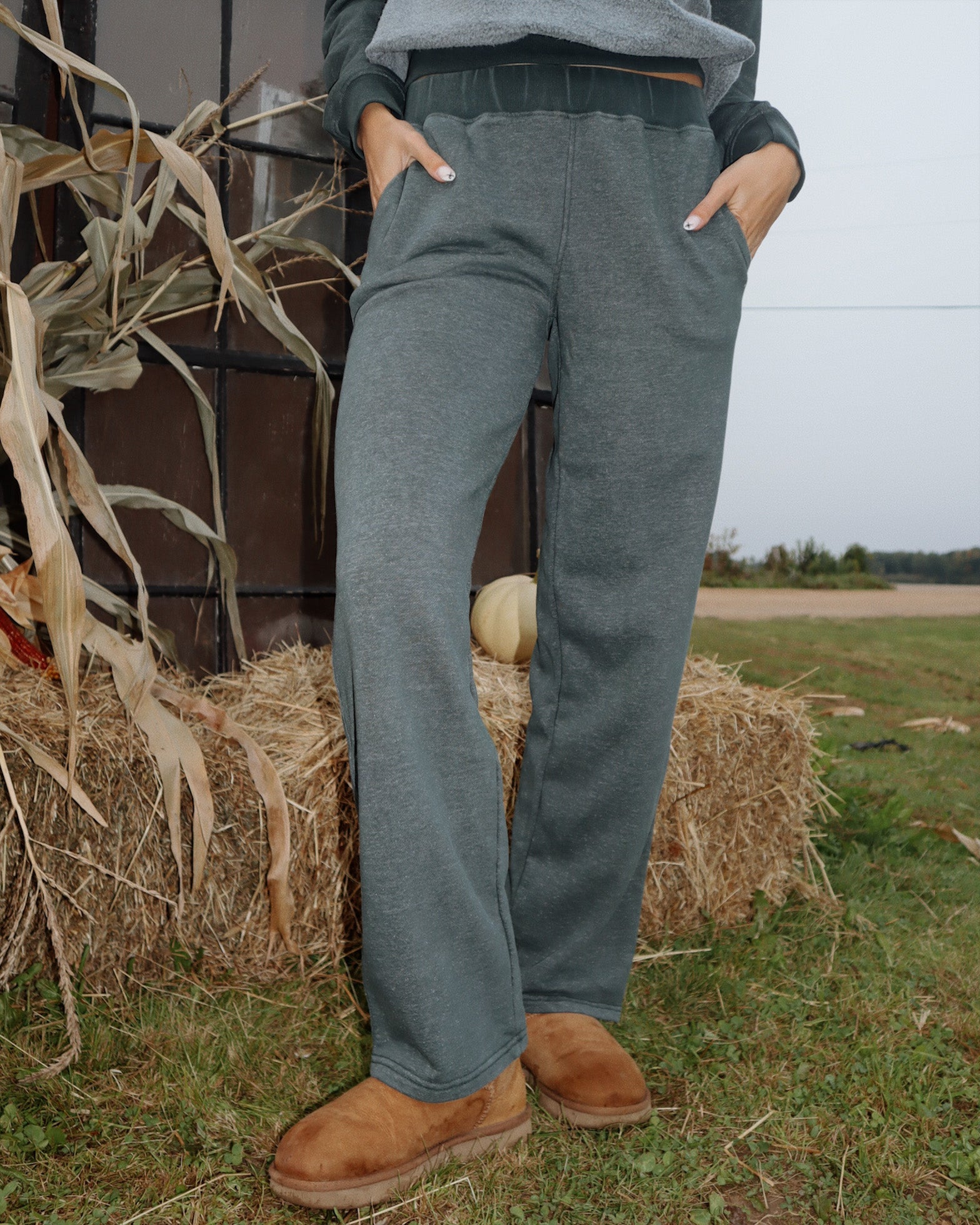 COZY UP SWEATPANT (PINE)
