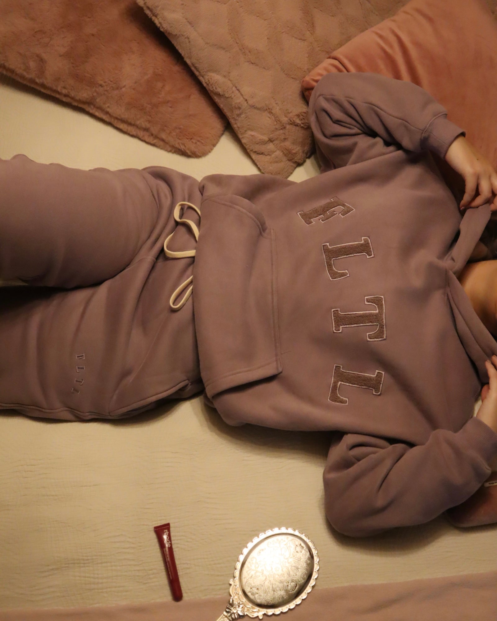 LUXEFLEECE™ HOODIE (SUGAR PLUM)