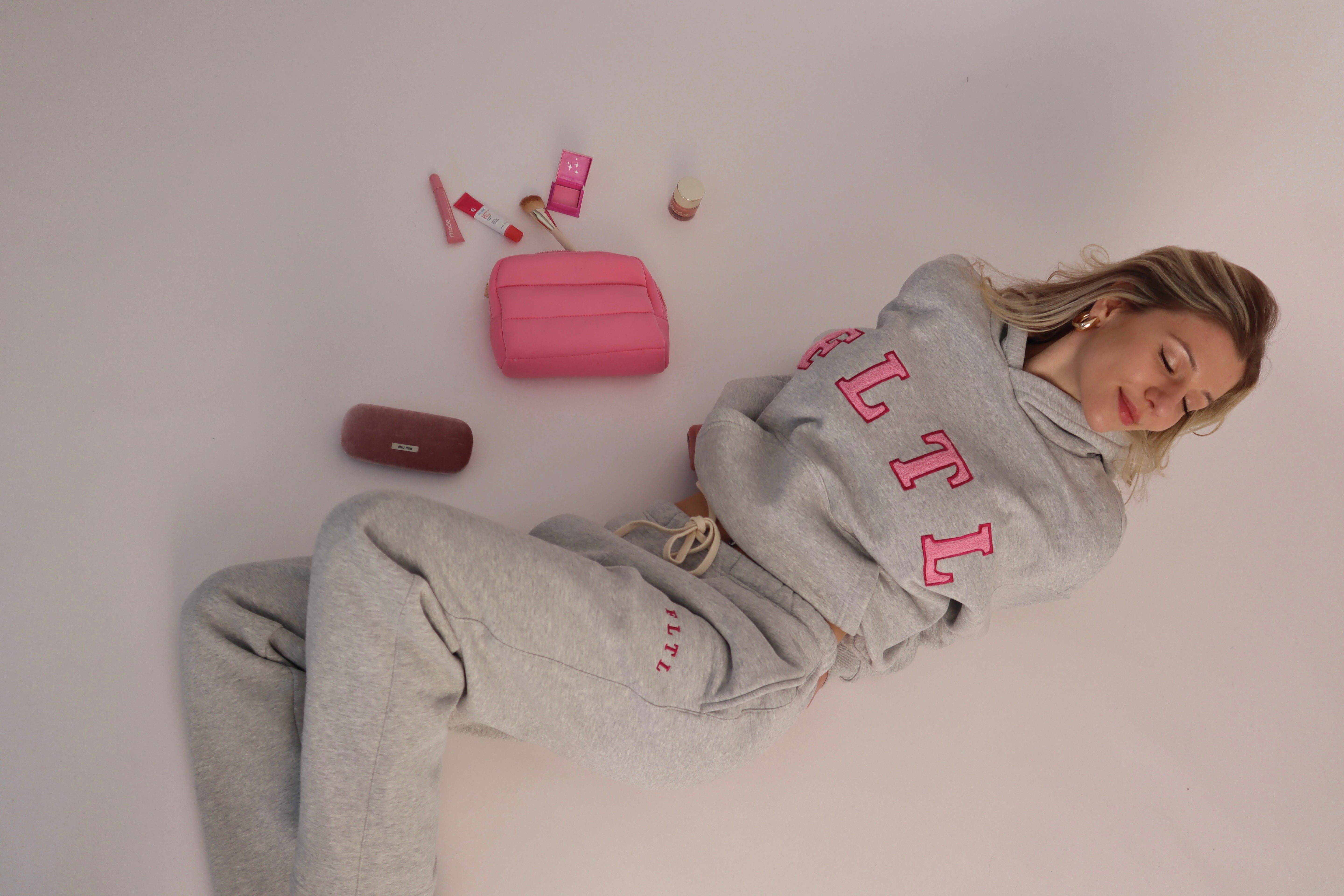 LUXEFLEECE™ SWEATPANT (LOVE NOTE)